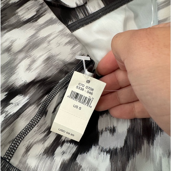 AERIE shine high waisted crossover leggings 🤍 - Picture 9 of 10